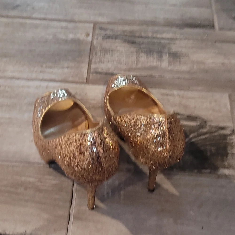 Shoes - Picture 1 of 3